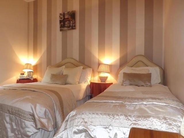 Hazel Bank Bed& Breakfast Panzió Moffat Kültér fotó